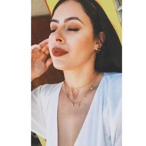 Meet your Posher, Valeria